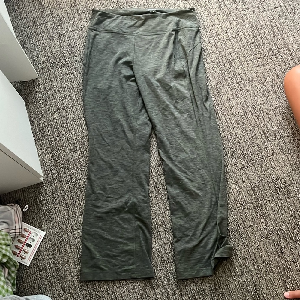 Duluth Trading Yoga Pants Medium